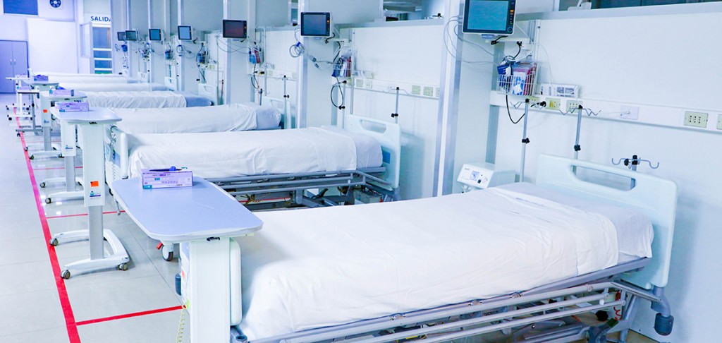Hospital Clínico U. de Chile inaugura Unidad Crítica Covid con 25 nuevas camas críticas y módulo auxiliar de urgencias